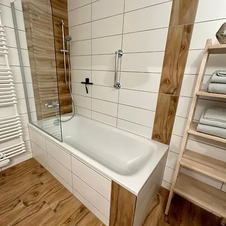 Pauline Apartment